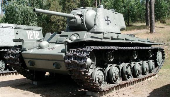 Uno de los Beutepanzer o tanques trofeo originalmente británicos que los alemanes retiraron del frente, repararon y usaron luego con una cruz alemana. Foto: Wiki Commons.