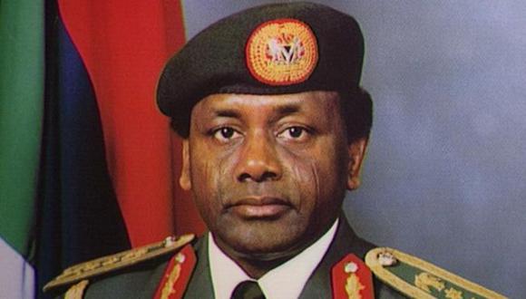 El ex presidente militar nigeriano Sani Abacha, quien murió en 1998, es acusado de haber malversado unos US$2.200 millones del banco central del país africano.