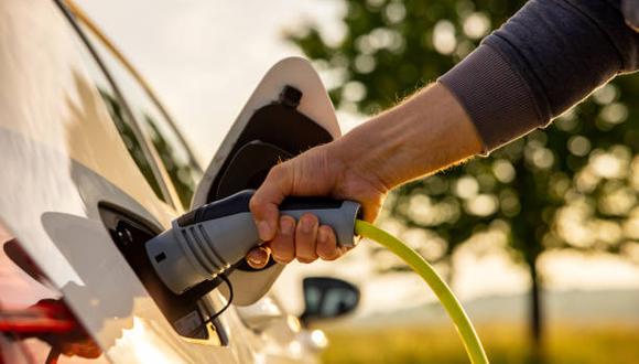 Francia ayuda con 7.000 euros para comprar vehículos eléctricos (con la condición que no sean autos chinos) | Foto: iStock