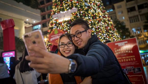 Con aparatos tan modernos y con conectividad -como por ejemplo nuestros smartphones- podemos darles un nuevo aire a las celebraciones por Navidad en nuestras casas. (Bloomberg)