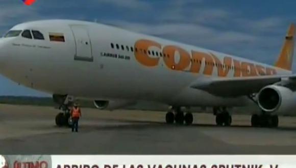 El avión llegó cerca de las 14:00 horas a suelo venezolano, según mostraron las cámaras del canal estatal, VTV. (Captura de video).