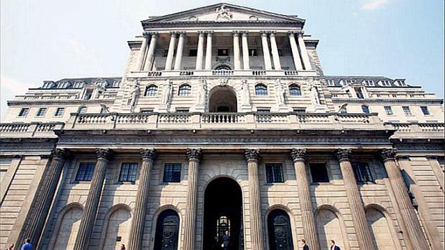 Banco de Inglaterra recorta tasas por primera vez desde 2009