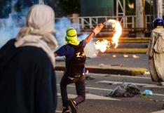Hombre muere quemado durante manifestación en Venezuela
