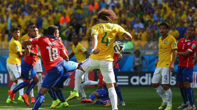 Brasil vs. Chile: mira el gol de David Luiz desde todos ángulos - 1