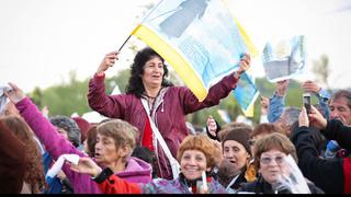 Miles celebran canonización del primer santo argentino