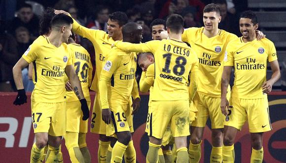 PSG esperó la segunda mitad para sentenciar una importante victoria de visita ante Lille para seguir en lo más alto de la Ligue 1 de Francia. Neymar anotó con magistral tiro libre. (Foto: AP)