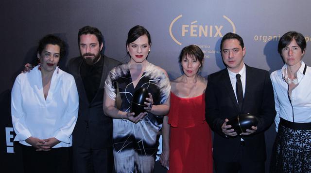 Premios Fénix: Christian Meier y Stephanie Cayo se lucieron en alfombra roja