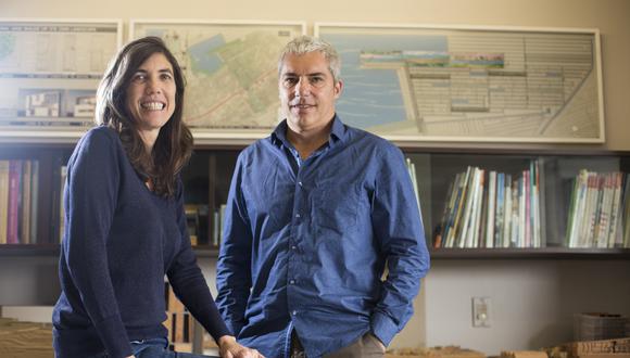 Arquitectos Sandra Barclay y Jean Pierre Crousse, en el Estudio Barclay&Crousse, ven publicado el libro financiado por el Premio de las Americas Miles Crown Hall, recibido por su diseño del edificio E en el campus de la universidad de Piura en 2018 (FOTO: EL COMERCIO).