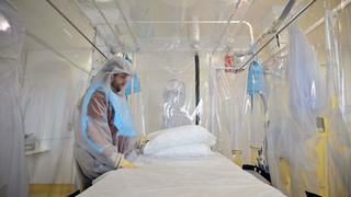 Trasladan a Londres al primer inglés contagiado de ébola