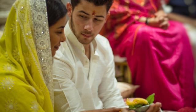 Nick Jonas y Priyanka Chopra compartieron fotografías de la ceremonia de compromiso | Fotos: Instagram