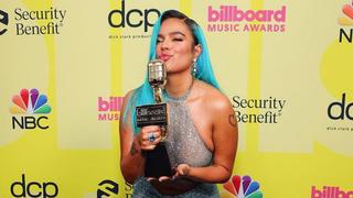 Karol G y su impresionante vestido para la alfombra roja de los Billboard Music Awards 2021