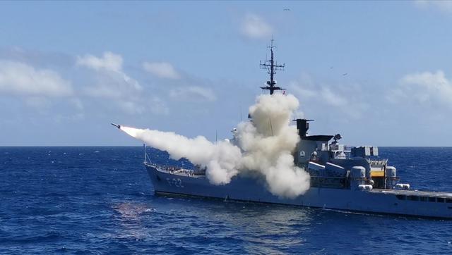 El misil impactó contra un buque de carga utilizado como blanco, a una distancia de 73 kilómetros, de acuerdo con la Armada Bolivariana.Foto: @ArmadaFANB