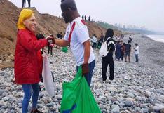 Lima: voluntarios recogen más de 2 toneladas de basura en la playa