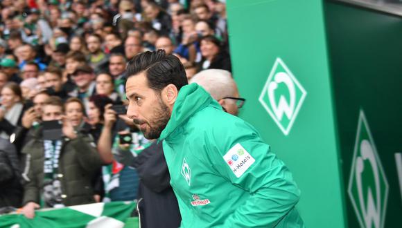 En el partido entre Werder Bremen y Borussia Mönchengladbach, Claudio Pizarro estrelló su remate al travesaño. El 'Bombardero de los Andes' gozó nuevamente del respaldo del cuerpo técnico. (Foto: Agencias)