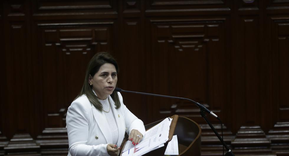 La ministra de salud renunció ante el Congreso tras críticas a su gestión durante la epidemia del dengue.
(Foto: César Bueno@photo.gec)