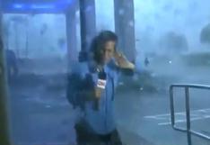 Reportera de la CNN fue arrastrada en vivo por el huracán María