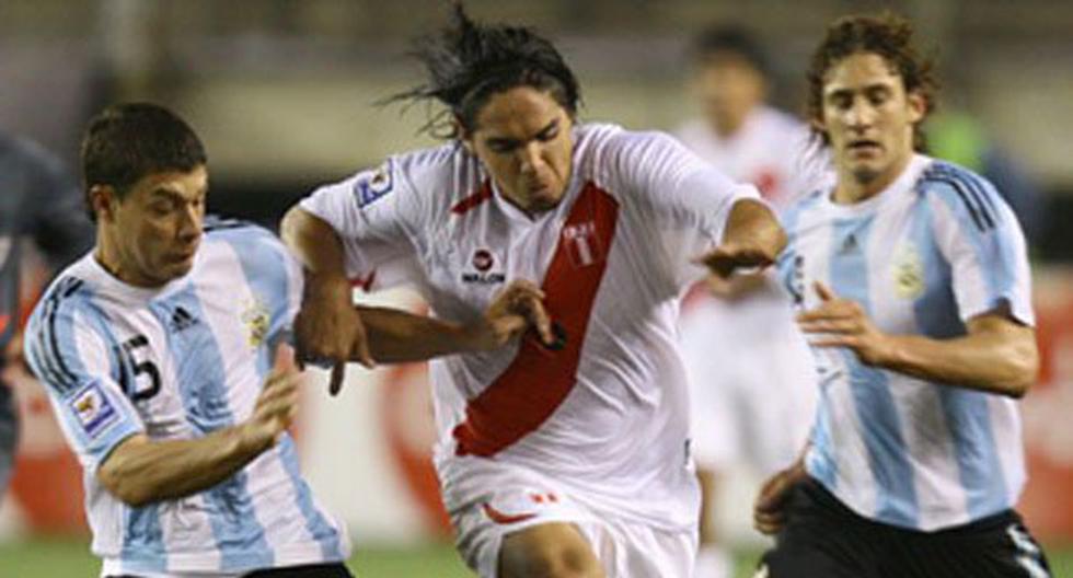 En el Perú vs Argentina se registran 49 partidos con 32 triunfos albiceleste, 12 empates y 5 del conjunto peruano | Foto: EFE