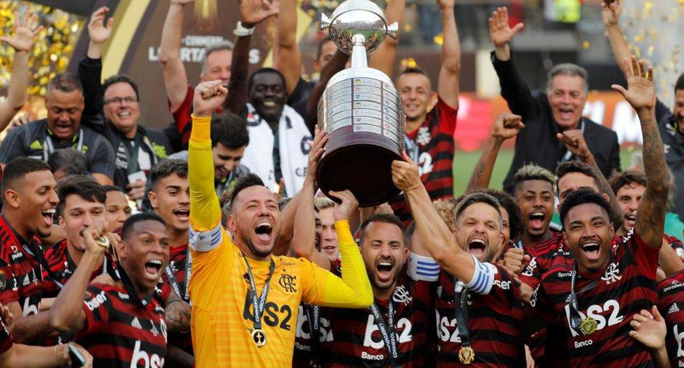 Tras ganar la Copa Libertadores el sábado, Flamengo no deja de celebrar, ahora tras confirmarse su título de Campeonato Brasileño. (Foto: EFE)