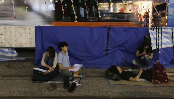 Manifestantes de Hong Kong cancelan su propio referéndum