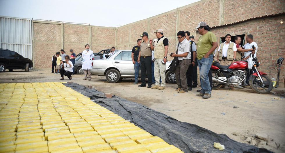 La PNP decomisó en un depósito ubicado en el distrito de Chilca más de media tonelada de cocaína proveniente del Vraem, que iba a ser enviada a Estados Unidos. (Foto: Andina)