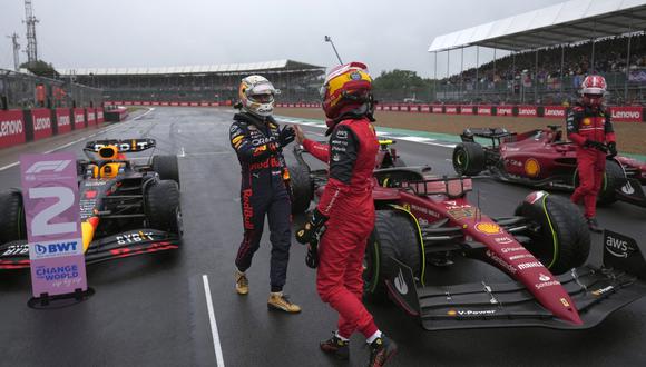 Leclerc ha ganado dos carreras, pero ha tenido otros dos retiros. Mientras, Verstappen es el líder del campeonato. (Foto: EFE)