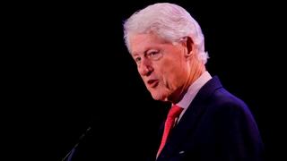 Expresidente de Estados Unidos Bill Clinton fue hospitalizado por una infección