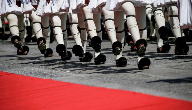 Greek Presidential Guards perform during a welcome ceremony for French President in Athens, Greece, September 7, 2017. REUTERS/Alkis Konstantinidis     TPX IMAGES OF THE DAY