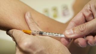 Pruebas de vacuna contra el sida dan prometedores resultados