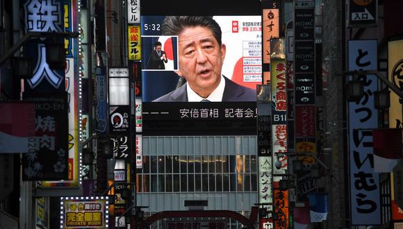 En el poder desde finales de 2012, Shinzo Abe, de 65 años, declaró el viernes que iba a retirarse por motivos de salud. (Philip FONG / AFP)