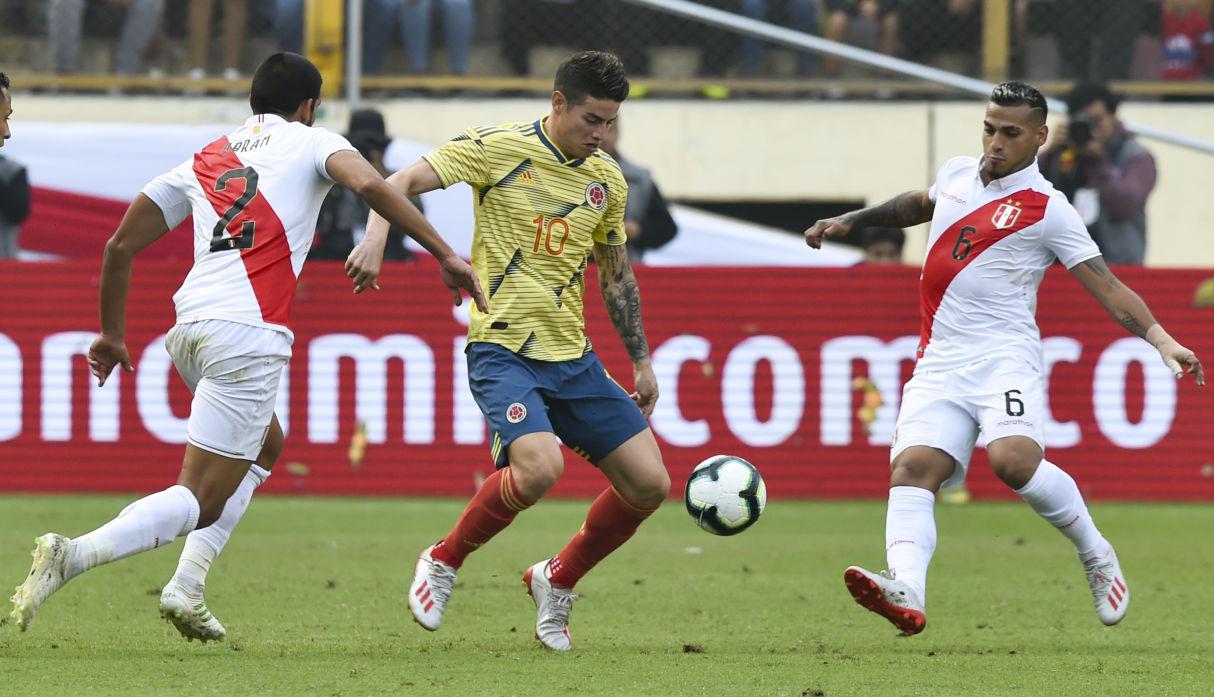 La selección peruana cayó 3-0 frente a Colombia en su último amistoso. (AFP)
