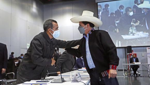 El ministro de Trabajo, Iber Maraví (izq.), será interpelado este jueves 30 de setiembre por el Parlamento. De acuerdo a atestados de la Policía, habría participado en atentados terroristas en la década de 1980. (Foto: Presidencia)