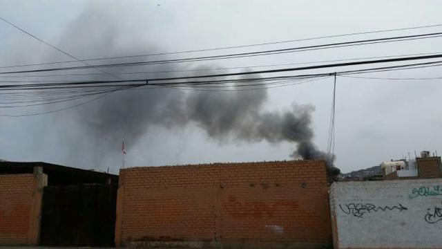 Chorrillos: reportan incendio cerca de patio del Metropolitano - 1