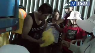Arequipa: vendedor de frutas remata su mercancía de plátanos para evitar pérdidas debido al paro de transportistas de carga | VIDEO 