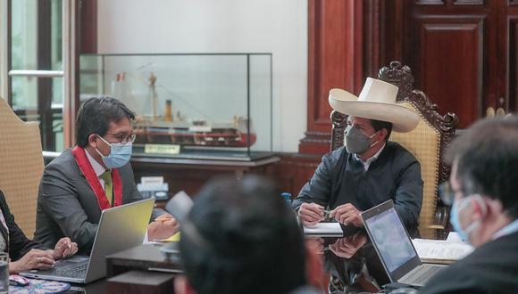 Presidente de la República, Pedro Castillo, sostiene reunión con miembros de la Fiscalía de la Nación. Foto: Presidencia