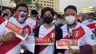 Perú vs. Ecuador: Fundación Romero entregó mascarillas a los hinchas que asistieron al partido