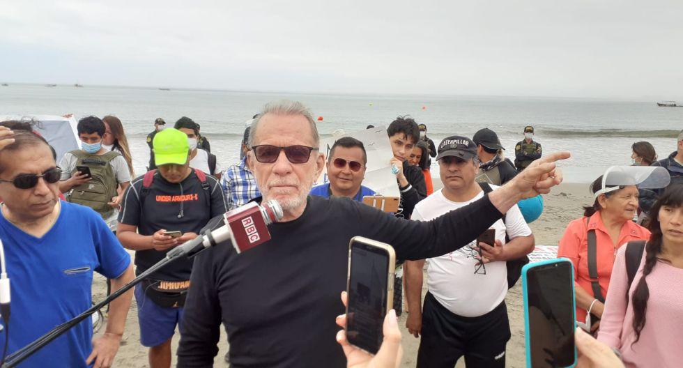 En diciembre del año pasado, Ricardo Belmont convocó a varias personas para incumplir las medidas sanitarias y no usar mascarillas. Foto: Lino Chipana / GEC