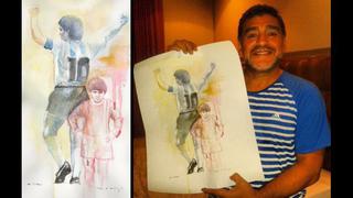 Maradona posó con una pintura inspirada en sus mejores momentos