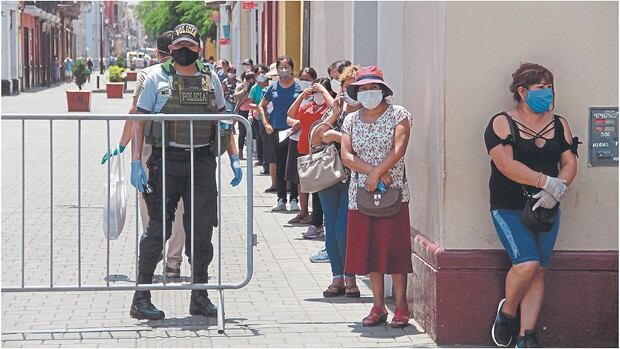 Trujillo: Largas colas y angustia  por bono de S/ 380 y  AFP durante cuarentena (Foto: Presidencia)