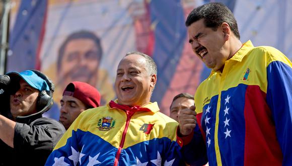Diosdado Cabello, presidente de la Asamblea Nacional Constituyente, junto al mandatario de Venezuela Nicolás Maduro. (AP).