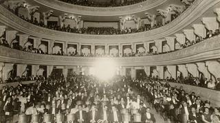 El Teatro Municipal cumple un siglo: Un escenario que ha sobrevivido  a los eventos más devastadores