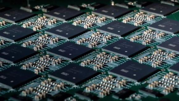 Intel cree que la escasez de semiconductores se prolongará hasta 2024