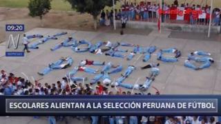 Chiclayo: así alientan a la sección peruana los escolares de Tumán