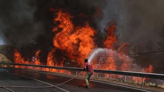 Sube a 8 número de muertos por incendios forestales en Turquía, centros turísticos en riesgo