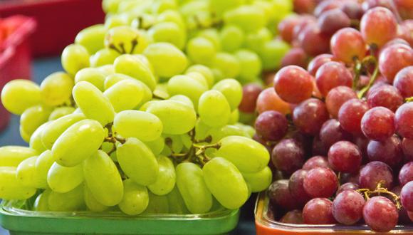 El sabor de las uvas varía según la variedad, desde las dulces y jugosas hasta las más ácidas y crujientes.