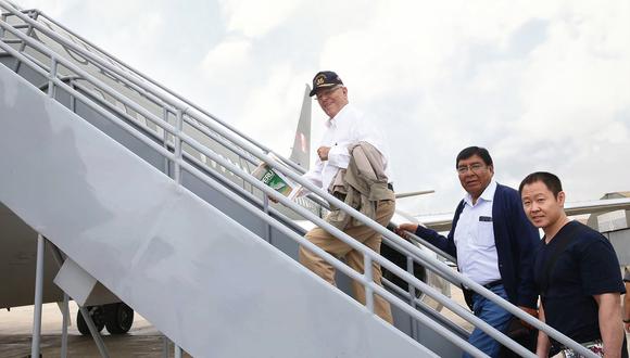 El jueves se subió al avión presidencial después de 18 años –según recordó, al tiempo que colgaba un selfie en su Twitter–, al programar un viaje a Puno con PPK. El mal clima los bajó al llano. (Foto: Andina)