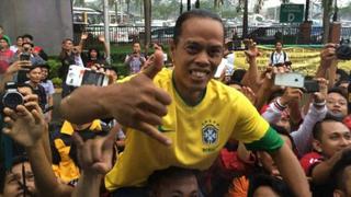 ¿De dónde y quién es esta persona que se parece a Ronaldinho?