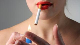 ¿Cuáles son los graves riesgos de consumir en exceso alcohol y tabaco?