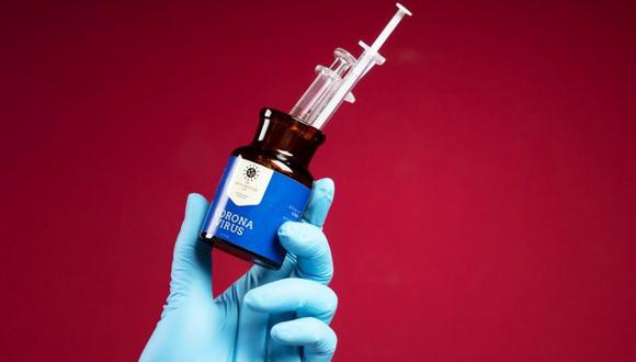 "Aplicarse la vacuna del coronavirus no es una carta blanca para ignorar las medidas de salud como el distanciamiento físico y el lavado de manos", advierte la Organización Mundial de la Salud (OMS). (Foto: Getty Images)
