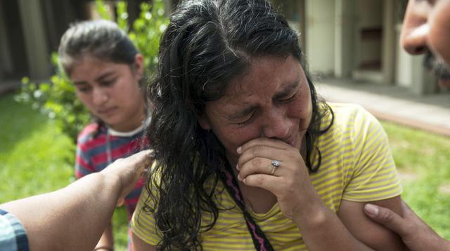 Lilian Hernández ya no quiere vivir: 36 miembros de su familia desaparecieron y teme que estén sepultados tras la erupción del Volcán de Fuego en Guatemala. (Foto: AP)