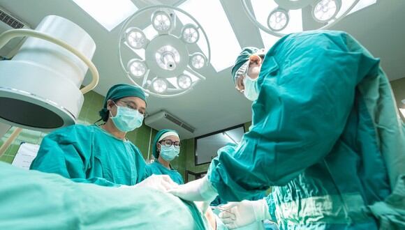 Se volvió viral el relato de una enfermera, quien reveló las inesperadas primeras palabras de un paciente de covid-19 tras ser operado. (Foto: Pixabay / Referencial)
